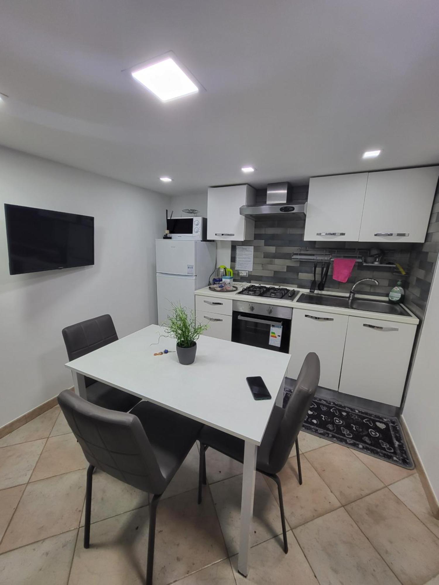 L'Approdo Di Dante Apartment Naples Bilik gambar