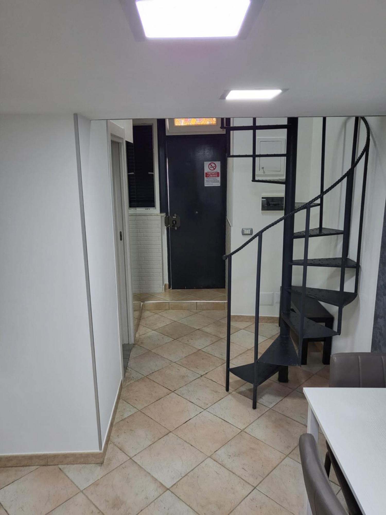 L'Approdo Di Dante Apartment Naples Bilik gambar