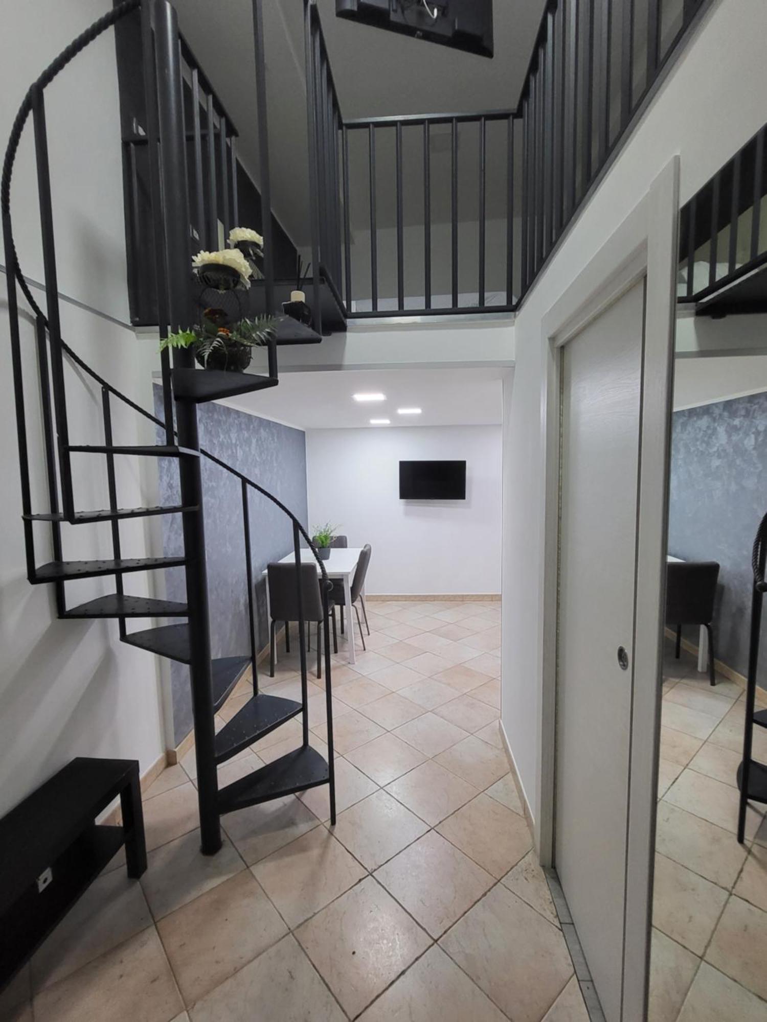 L'Approdo Di Dante Apartment Naples Bilik gambar